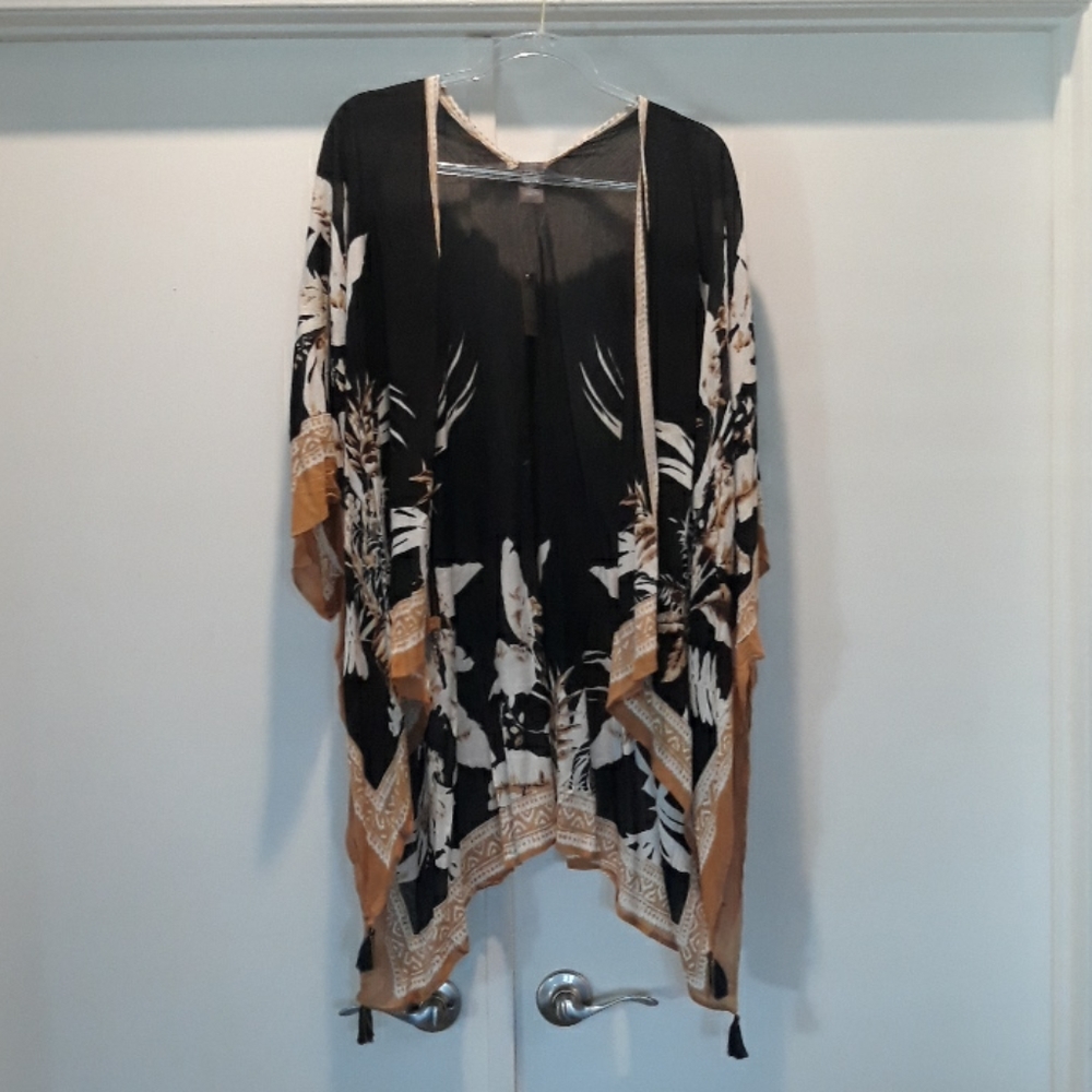 Black and gold kimono with tassels